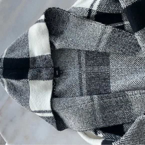 Fate Black and White Plaid Hooded Coat size S - Picture 2 of 5